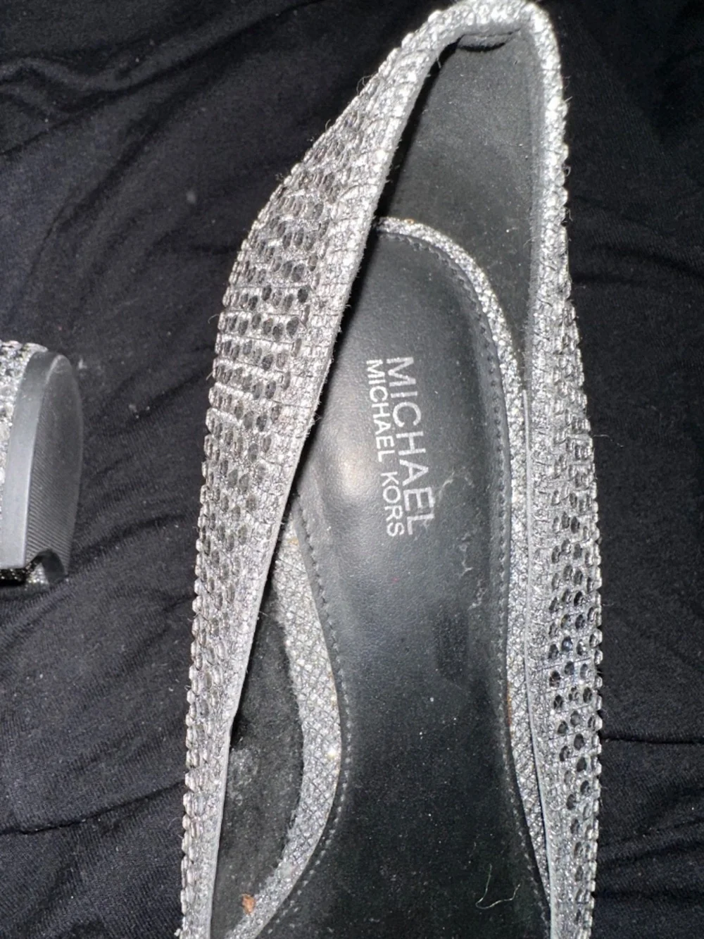 Michael Kors Silver Glitter Block Heel Pumps Women’s Size 8.5M – New Without Box - Picture 3 of 8